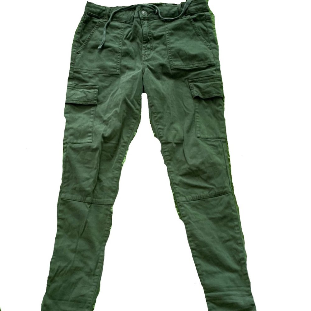 Green cargo pants